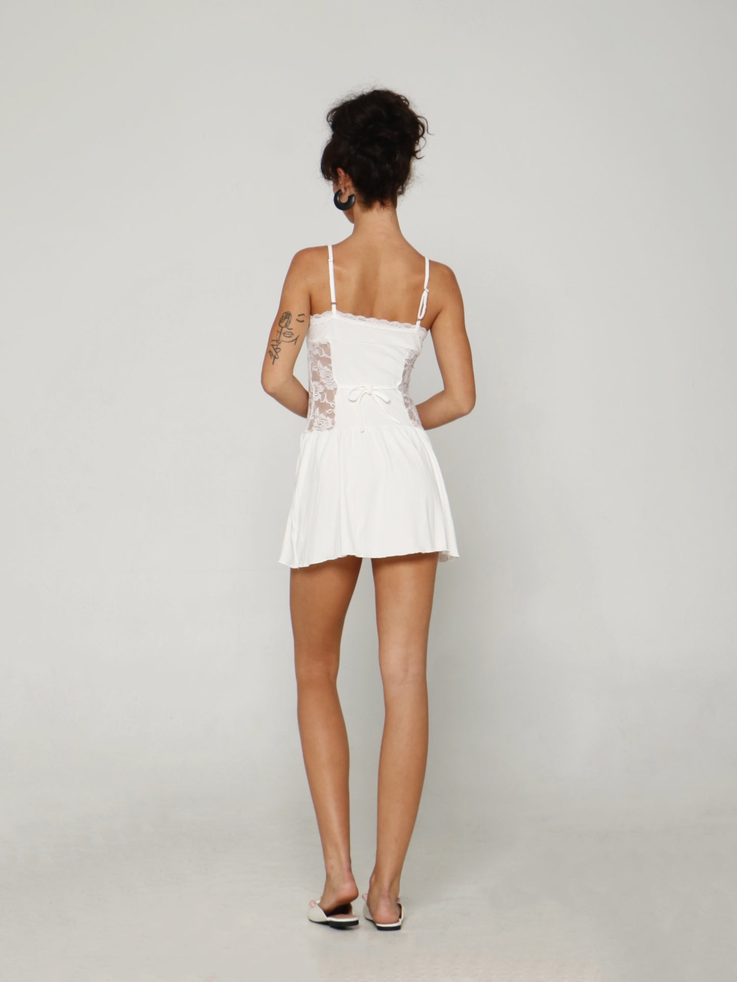 LACE CURVE MINI DRESS