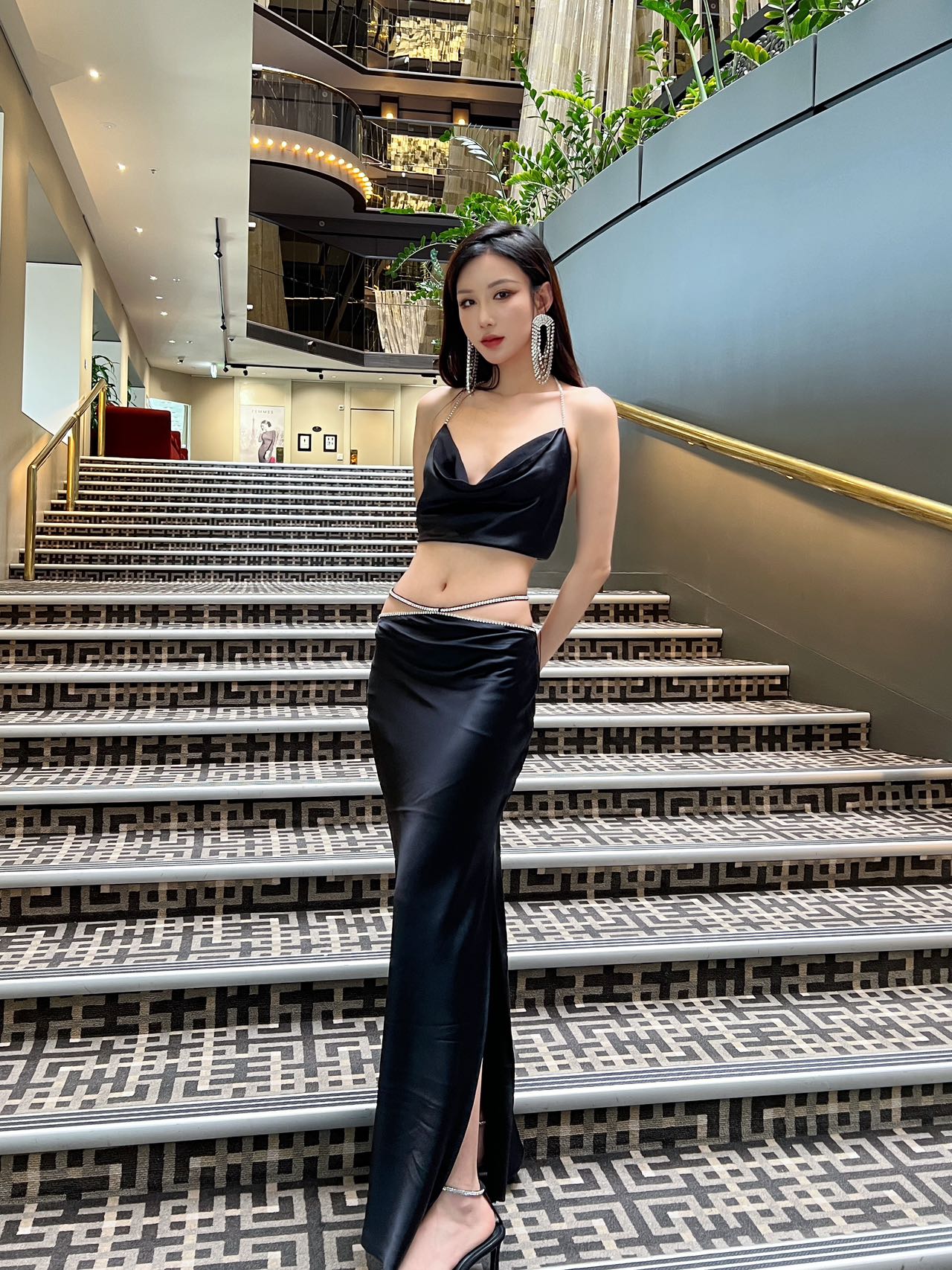 SUSPENDED DRAPE SILK SATIN HALTERNECK TOP