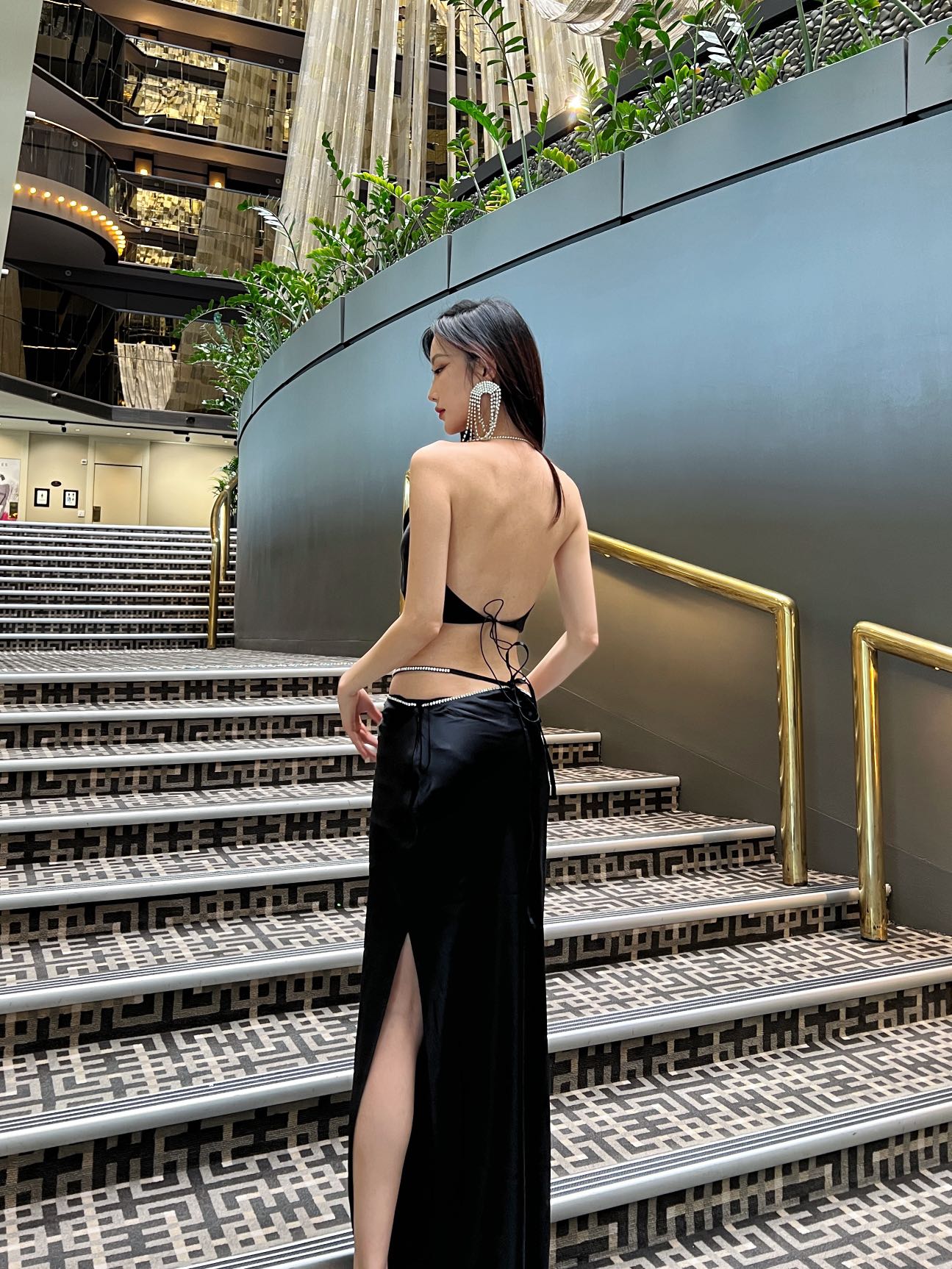 SUSPENDED DRAPE SILK SATIN HALTERNECK TOP