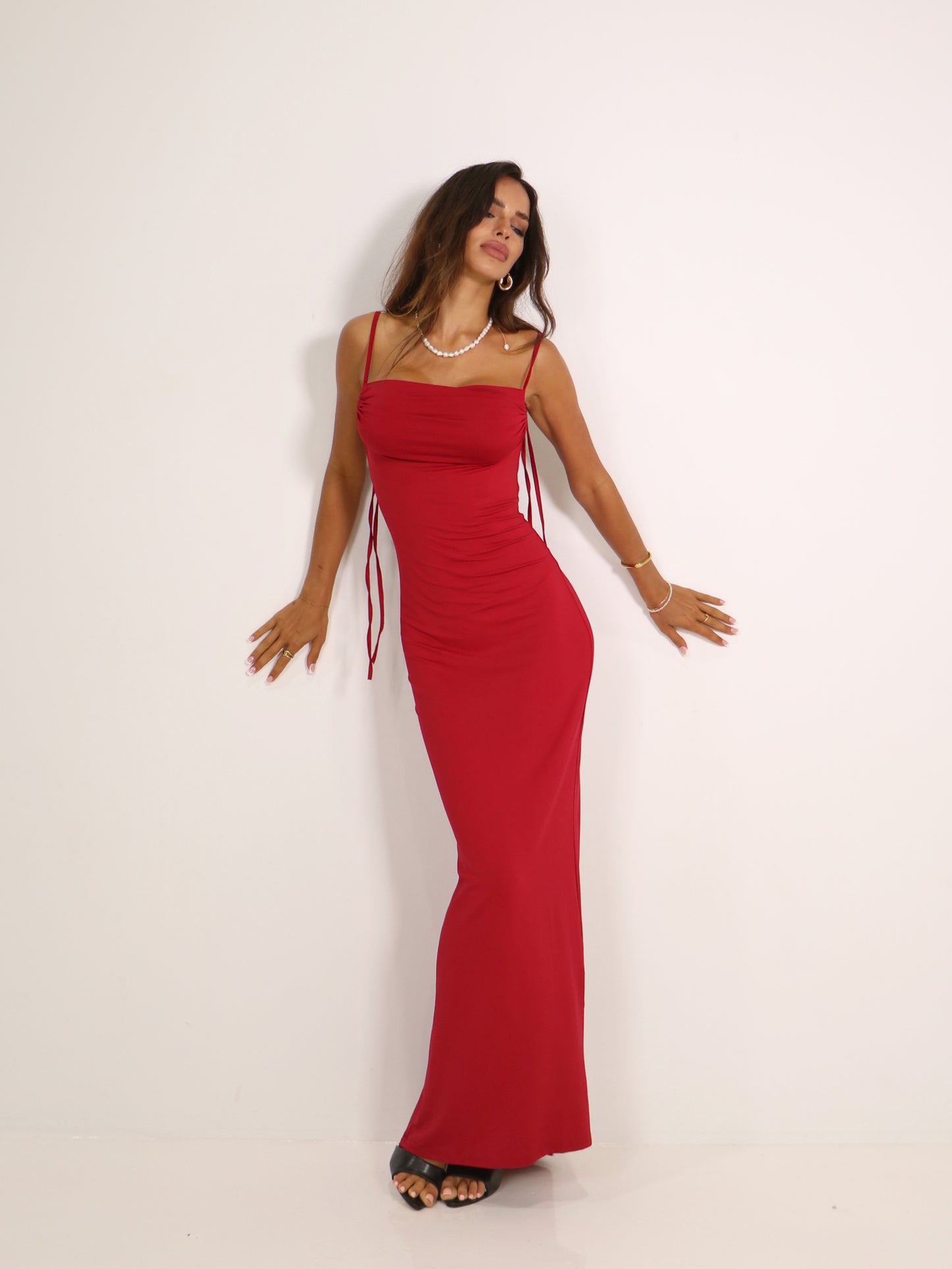 SCARLET BACKLESS MAXI DRESS