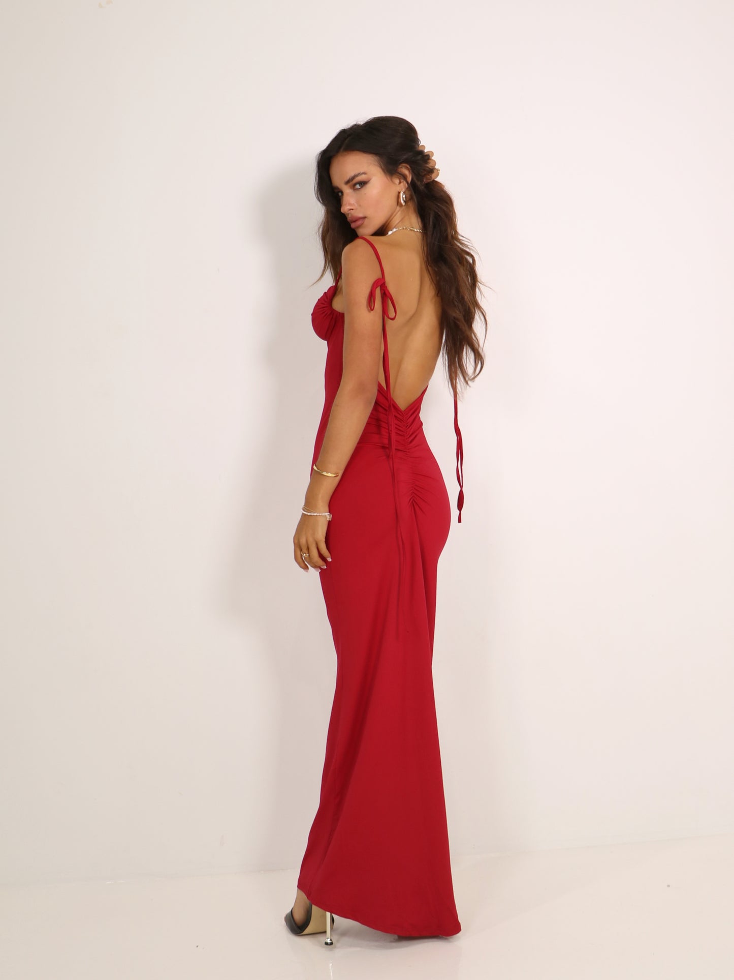 SCARLET BACKLESS MAXI DRESS