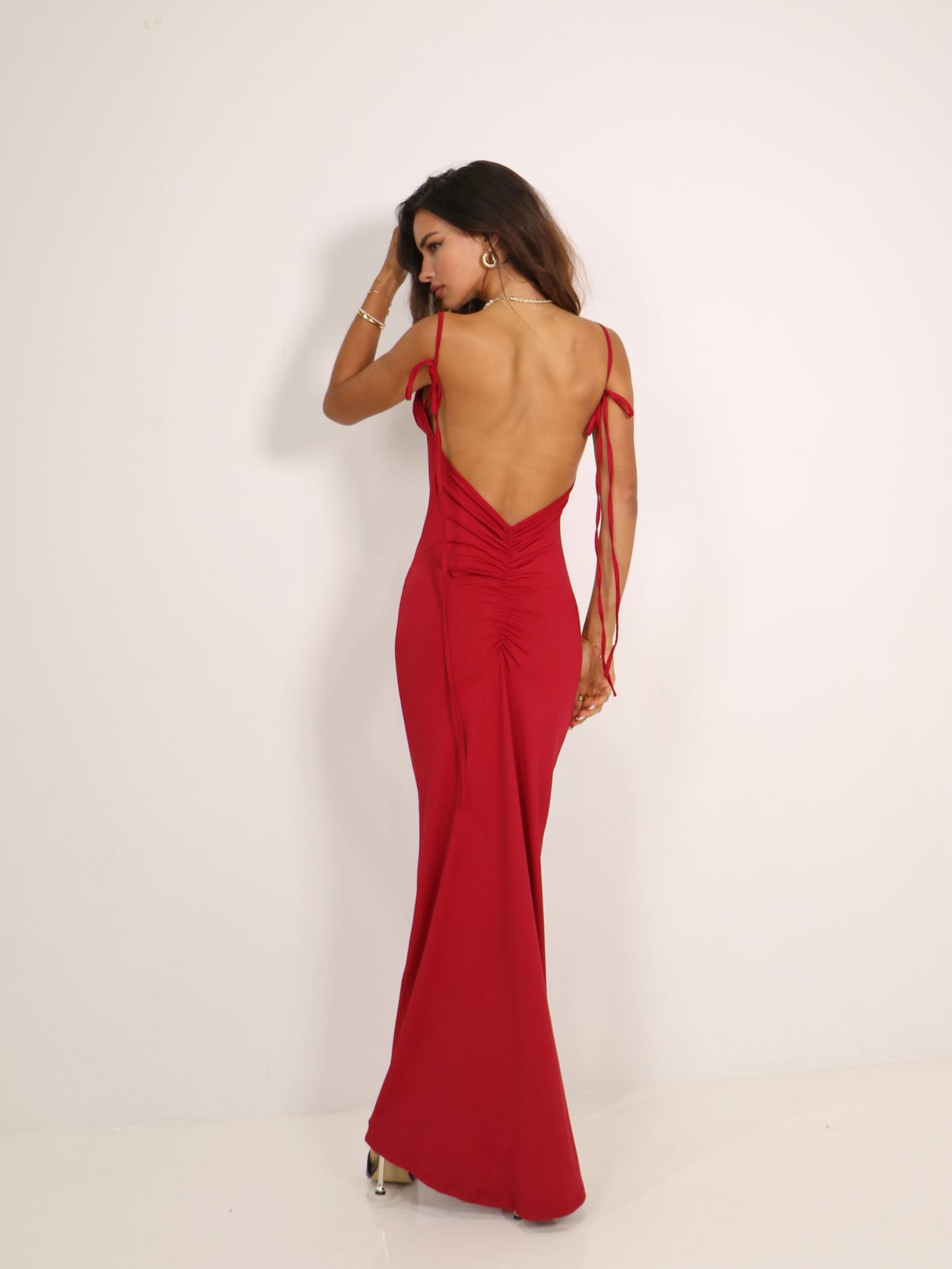 SCARLET BACKLESS MAXI DRESS